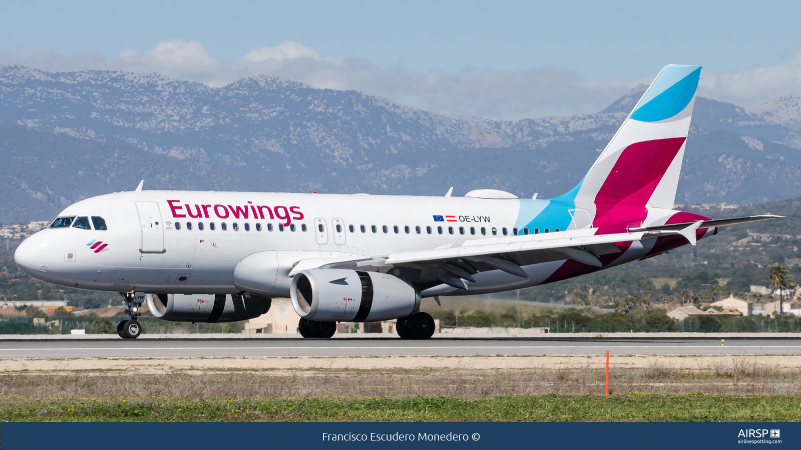 Eurowings  Airbus A319  OE-LYW