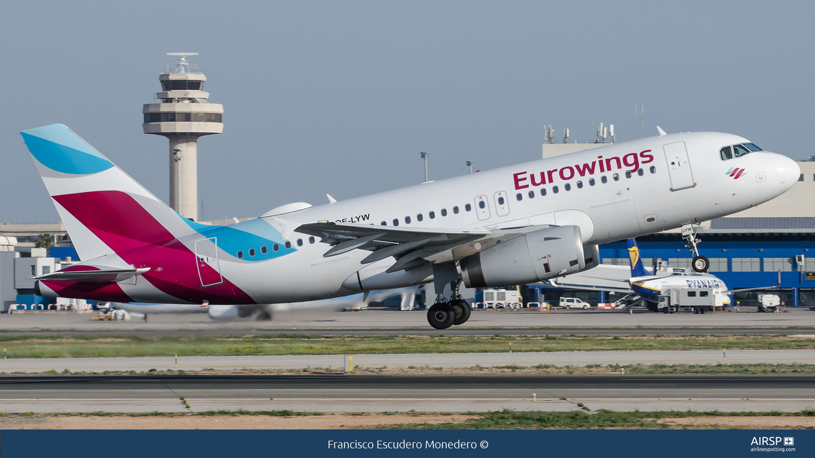 Eurowings  Airbus A319  OE-LYW