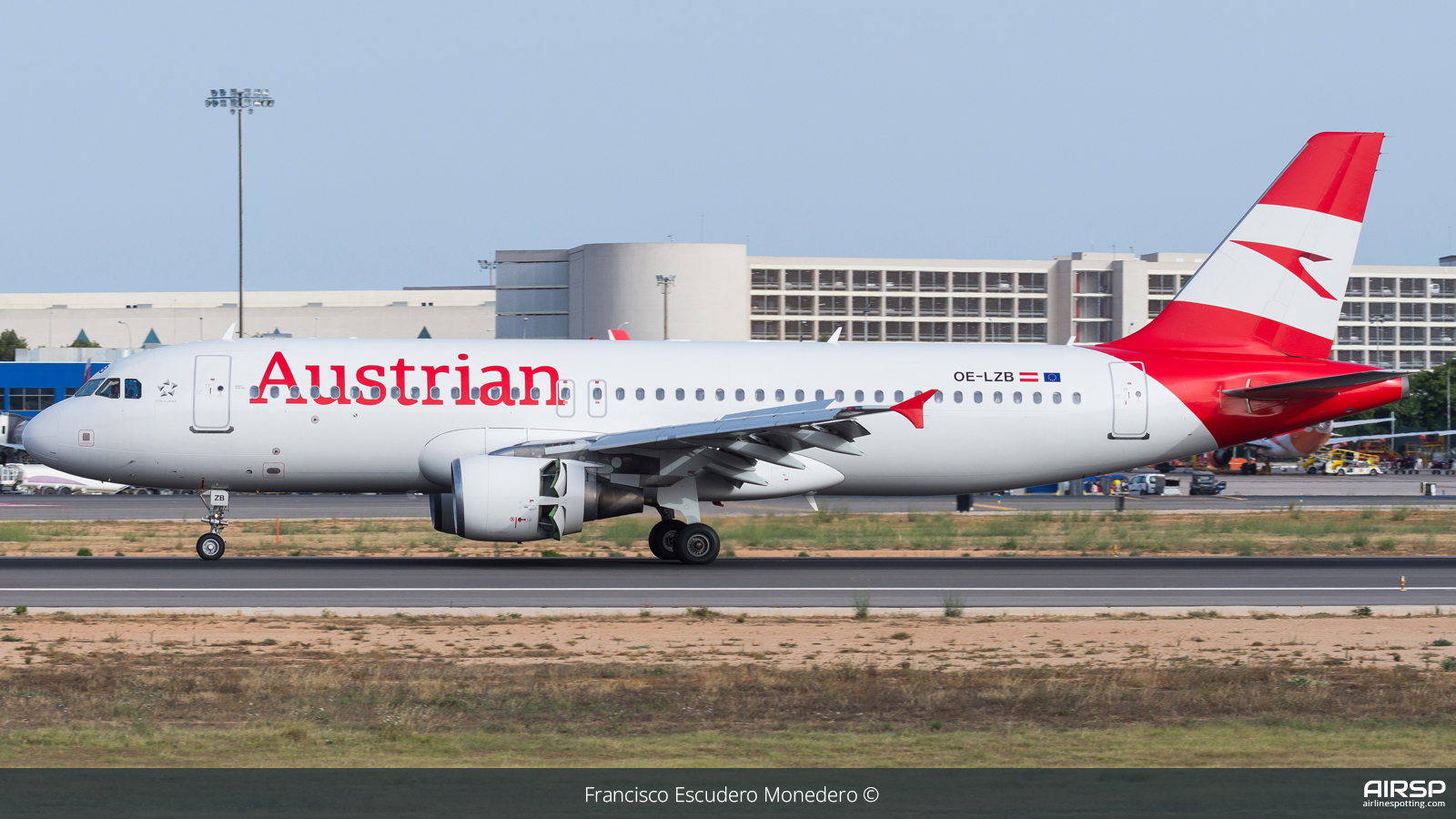 Austrian Airlines  Airbus A320  OE-LZB