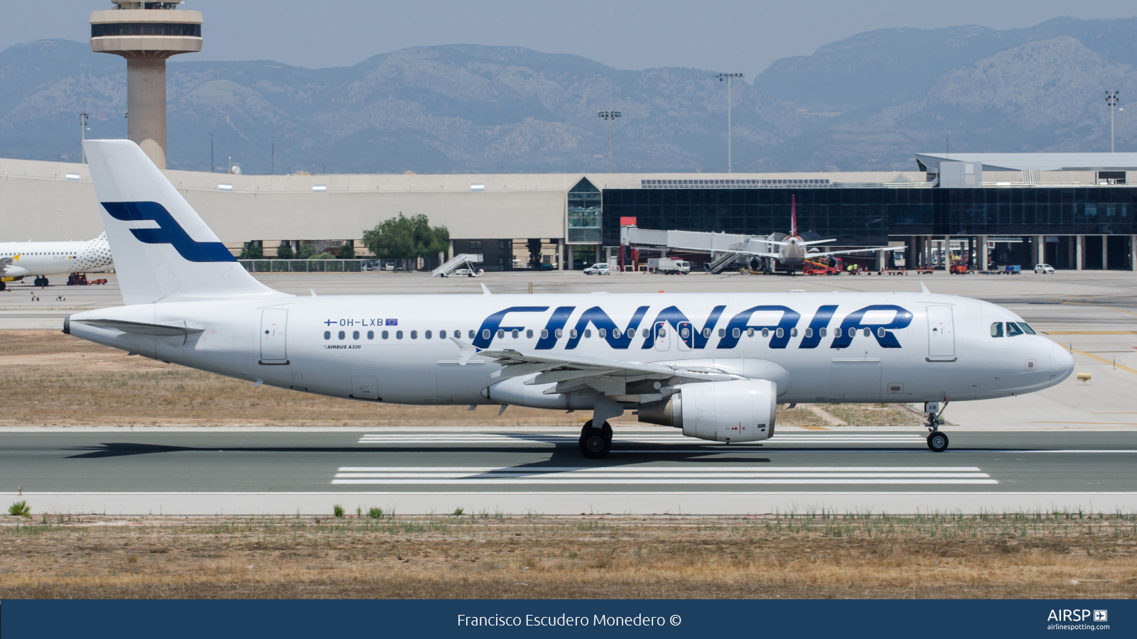 Finnair  Airbus A320  OH-LXB