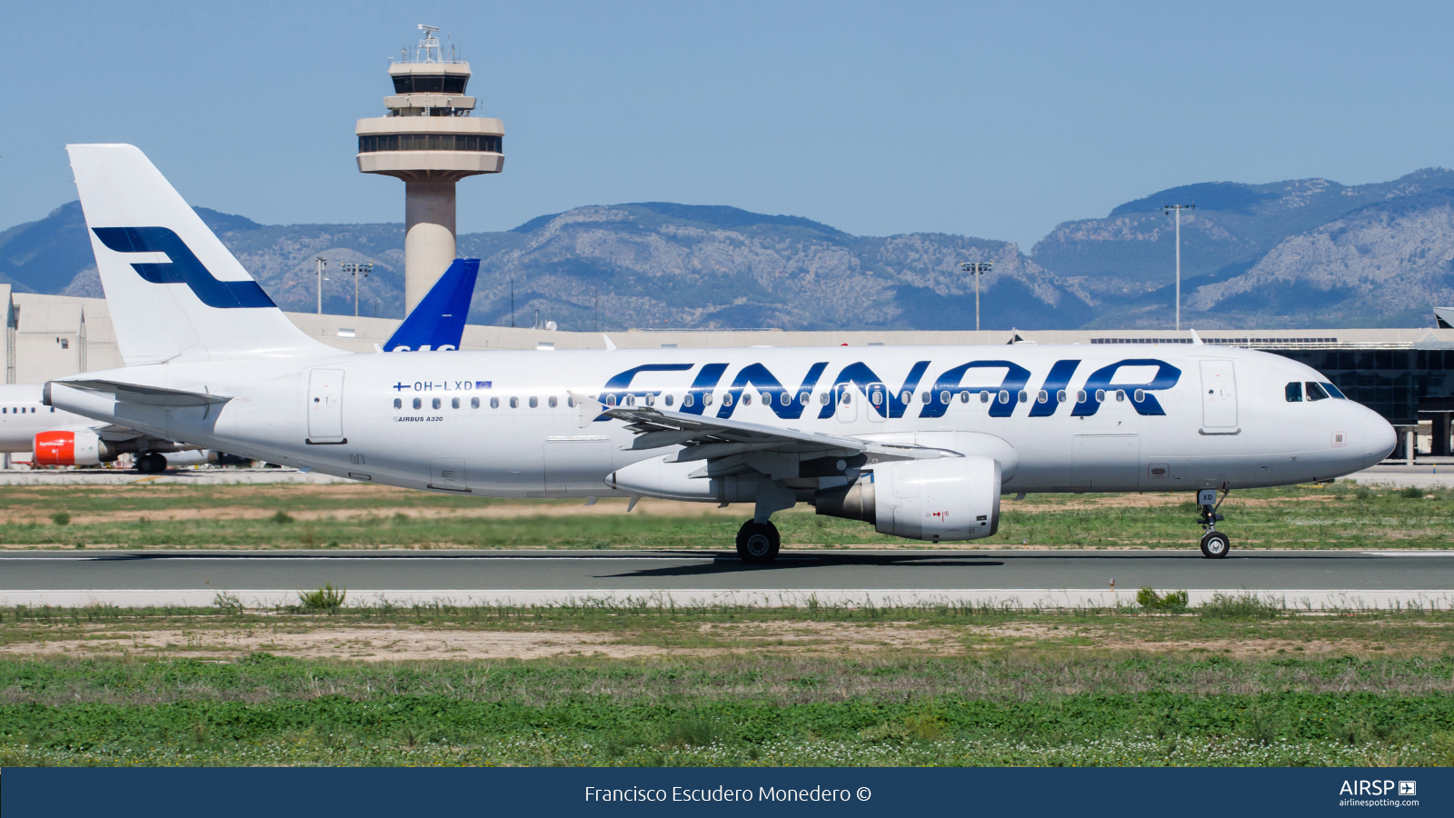 Finnair  Airbus A320  OH-LXD