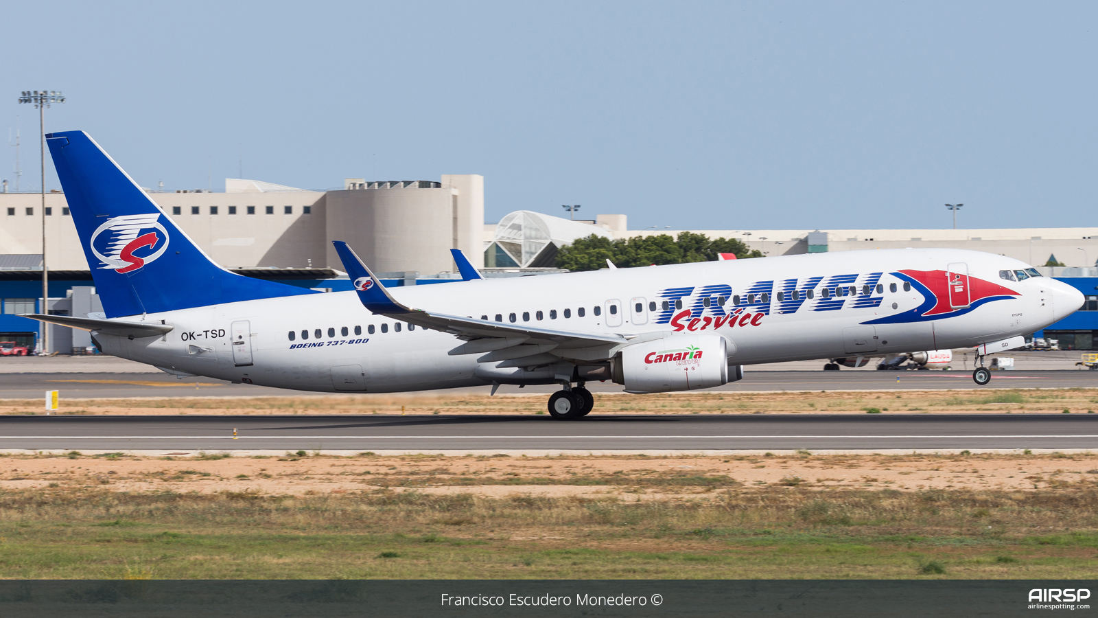 Travel Service  Boeing 737-800  OK-TSD
