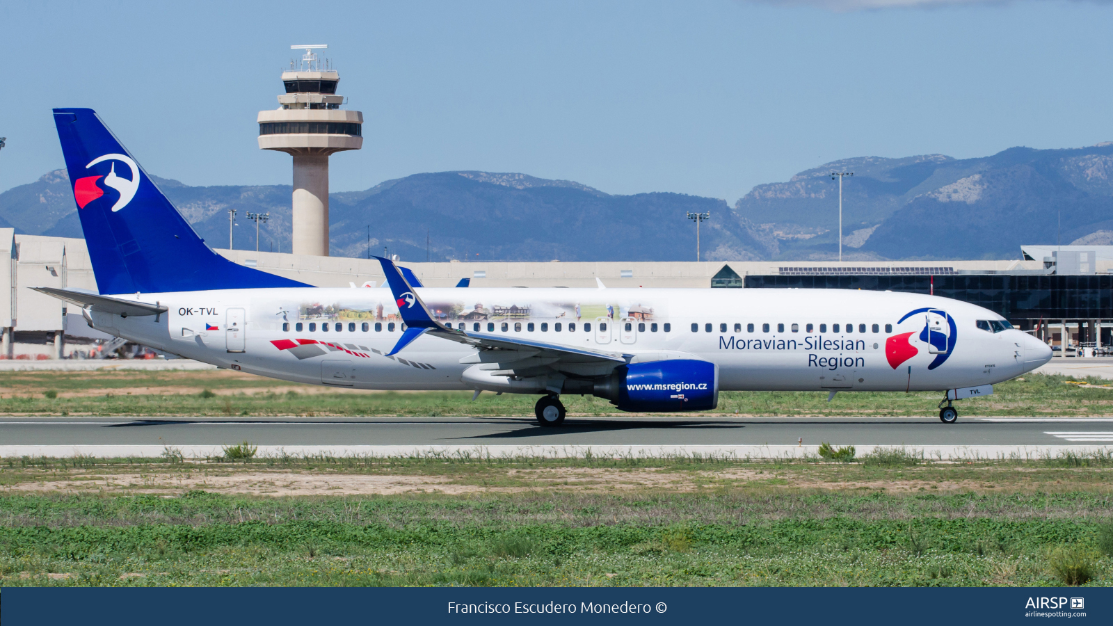 Travel Service  Boeing 737-800  OK-TVL