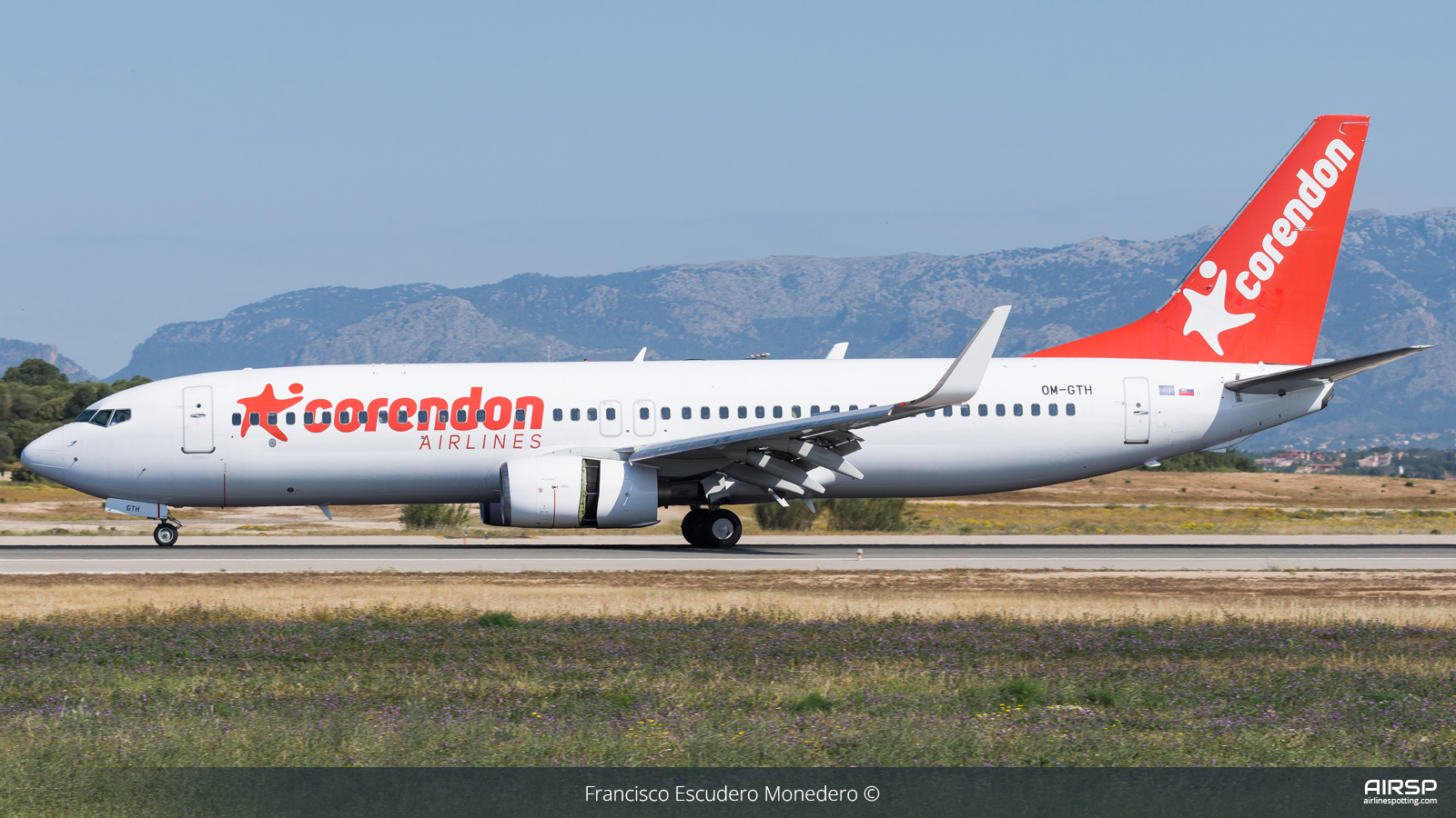 Corendon  Boeing 737-800  OM-GTH