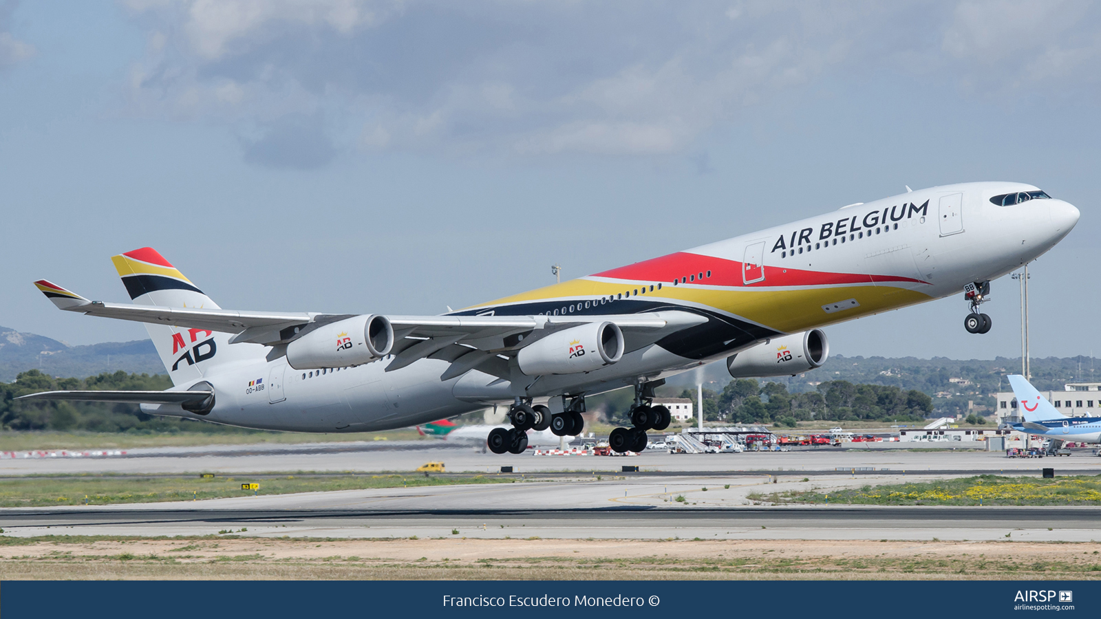 Air Belgium  Airbus A340-300  OO-ABB