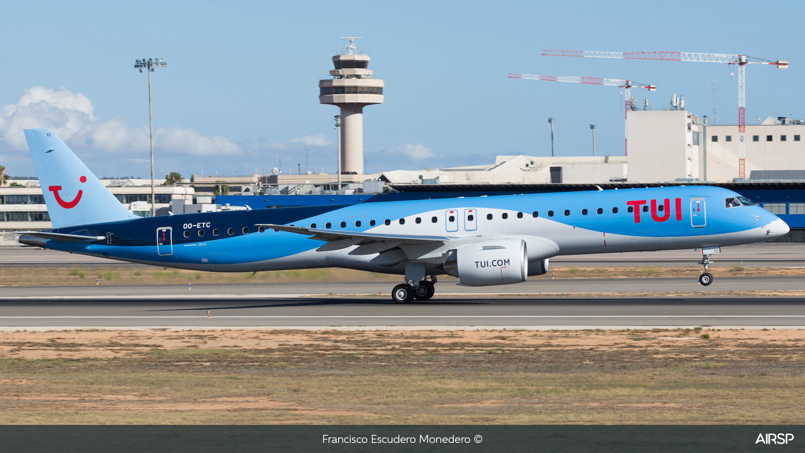 Tui Airways  Embraer E195-E2  OO-ETC
