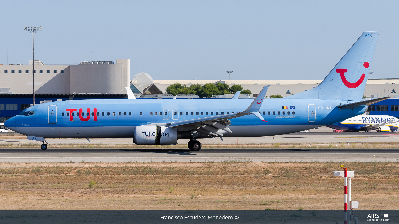 Tui Airways  Boeing 737-800  OO-JAA