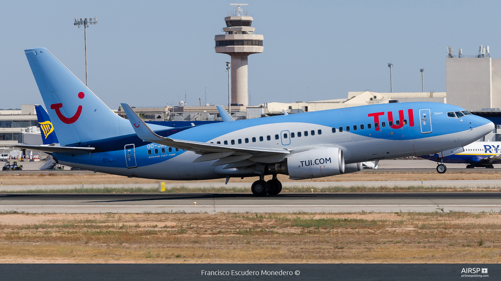 Tui Airways  Boeing 737-700  OO-JAL