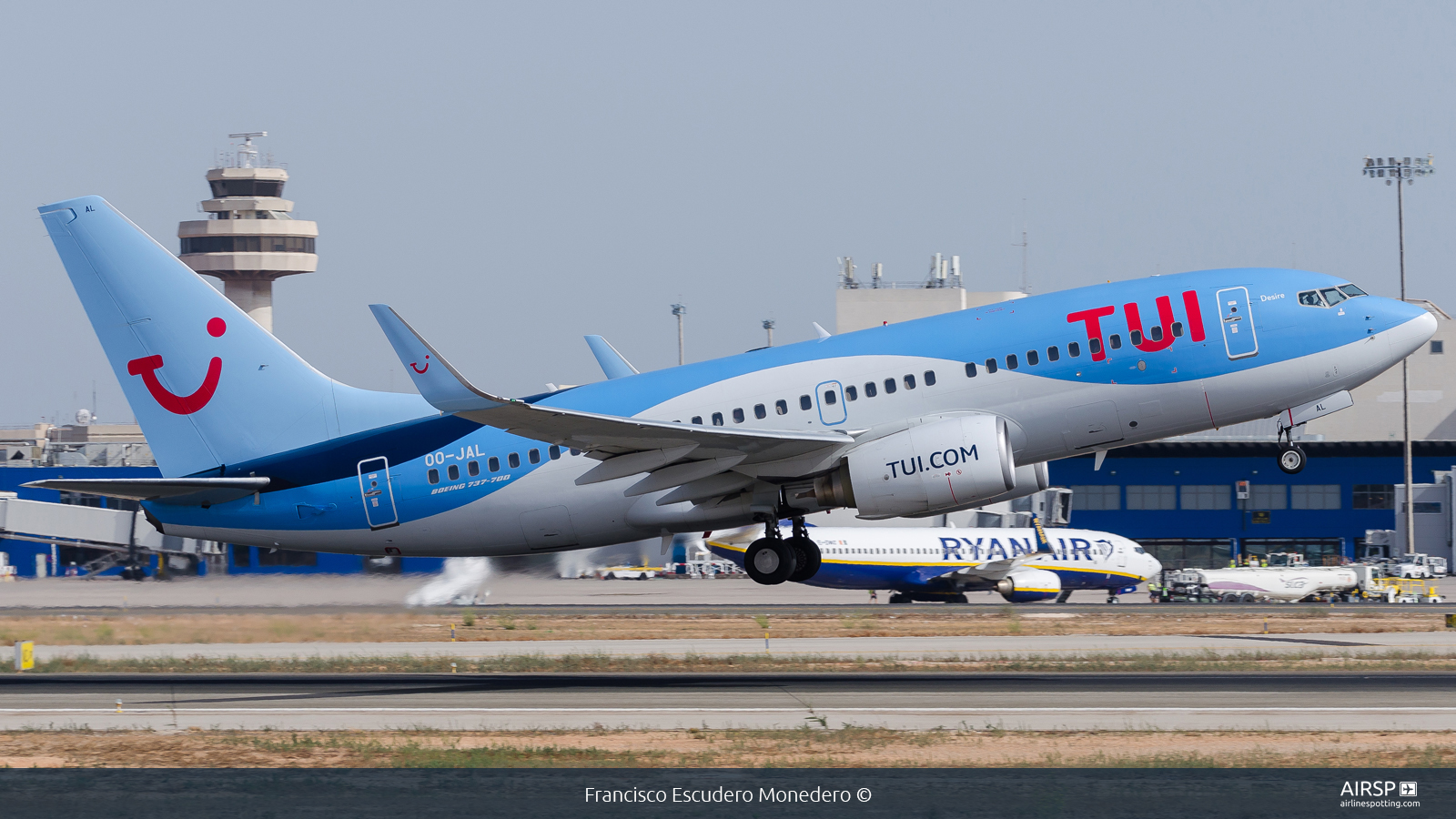 Tui Airways  Boeing 737-700  OO-JAL