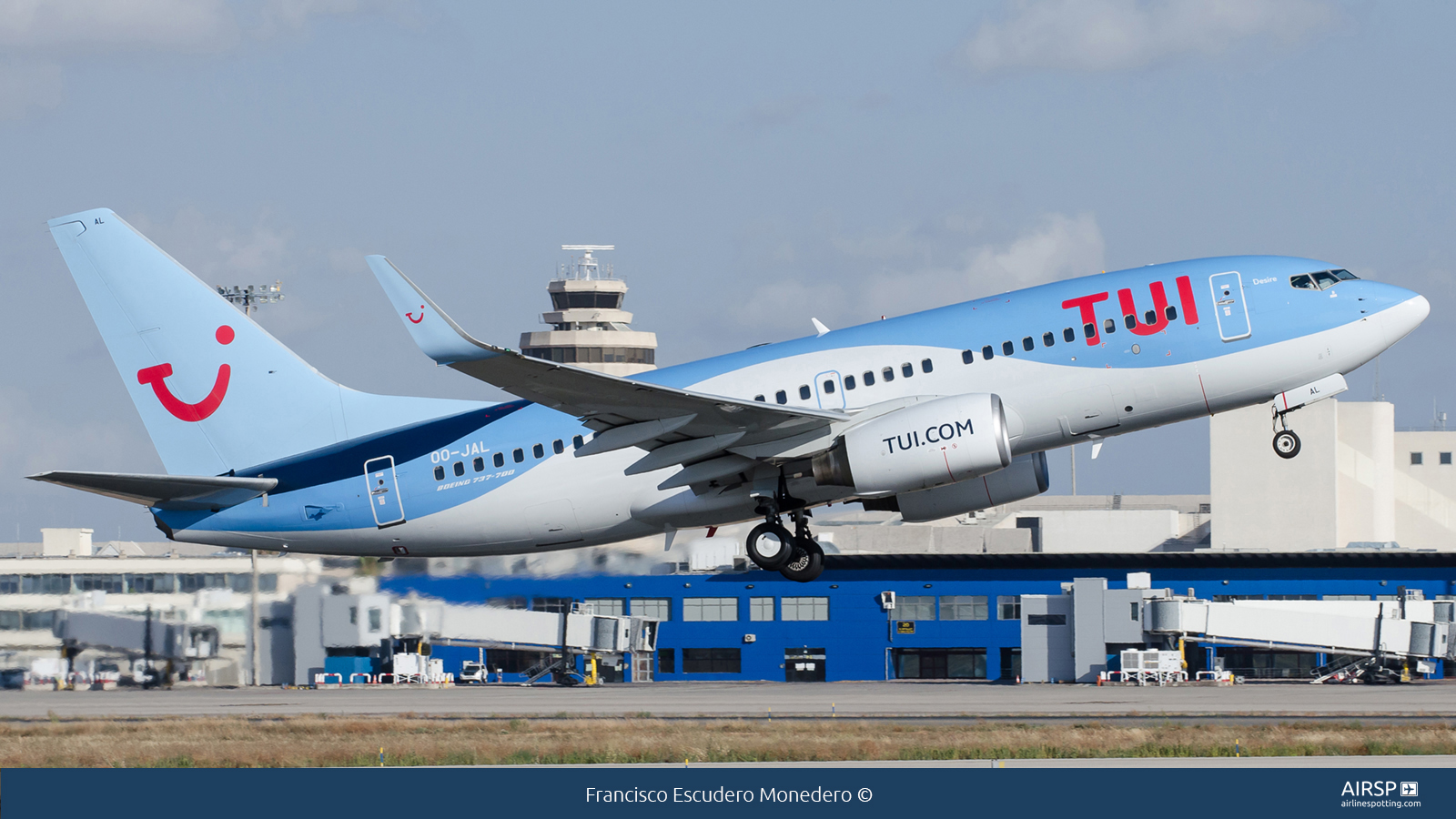 Tui Airways  Boeing 737-700  OO-JAL