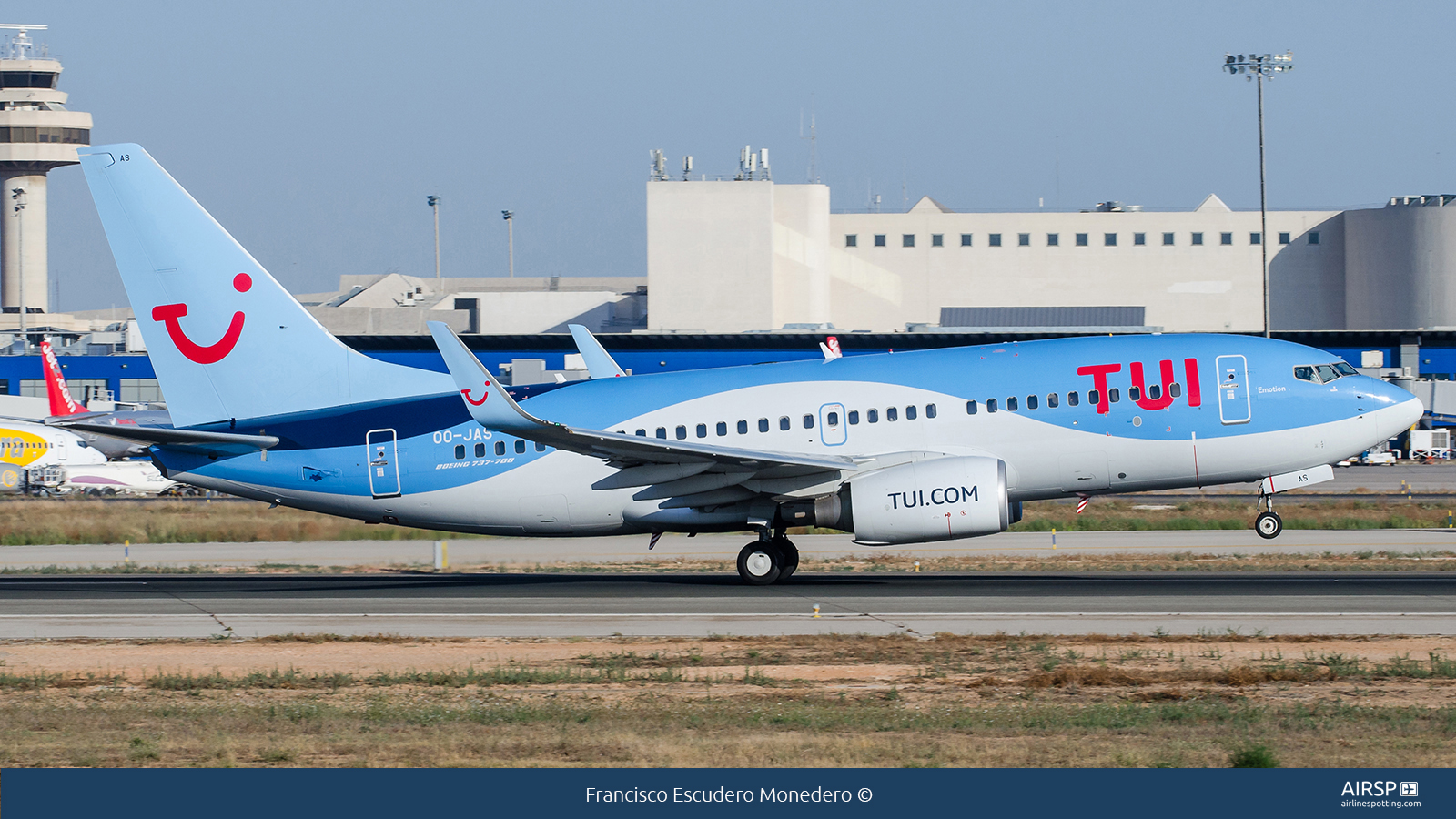 Tui Airways  Boeing 737-700  OO-JAS