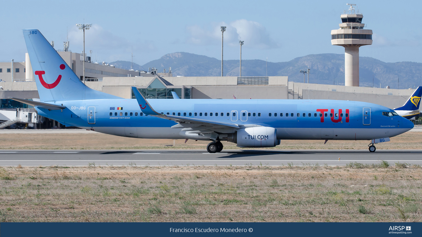 Tui Airways  Boeing 737-800  OO-JBG