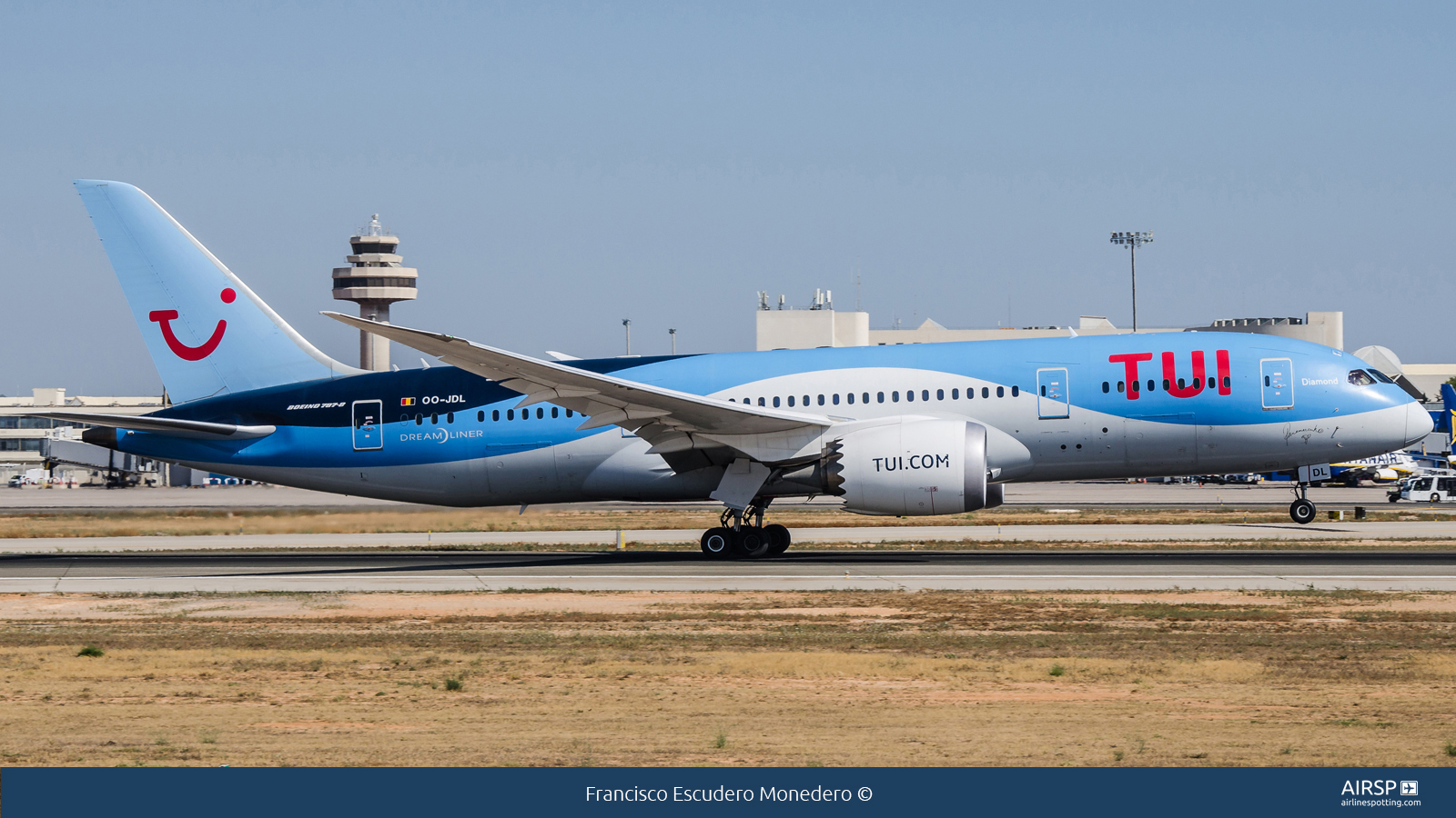 Tui Airways  Boeing 787-8  OO-JDL