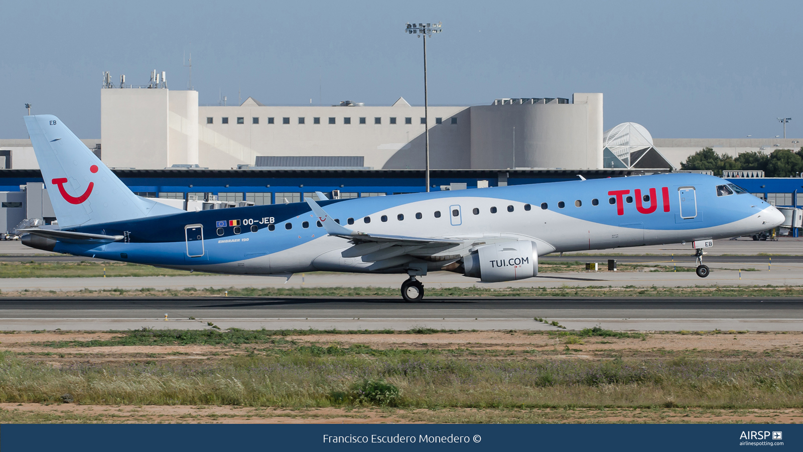 Tui Airways  Embraer E190  OO-JEB