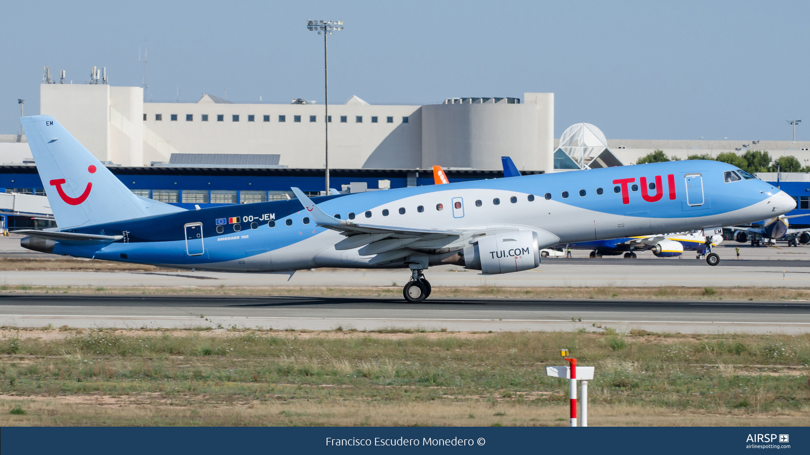 Tui Airways  Embraer E190  OO-JEM