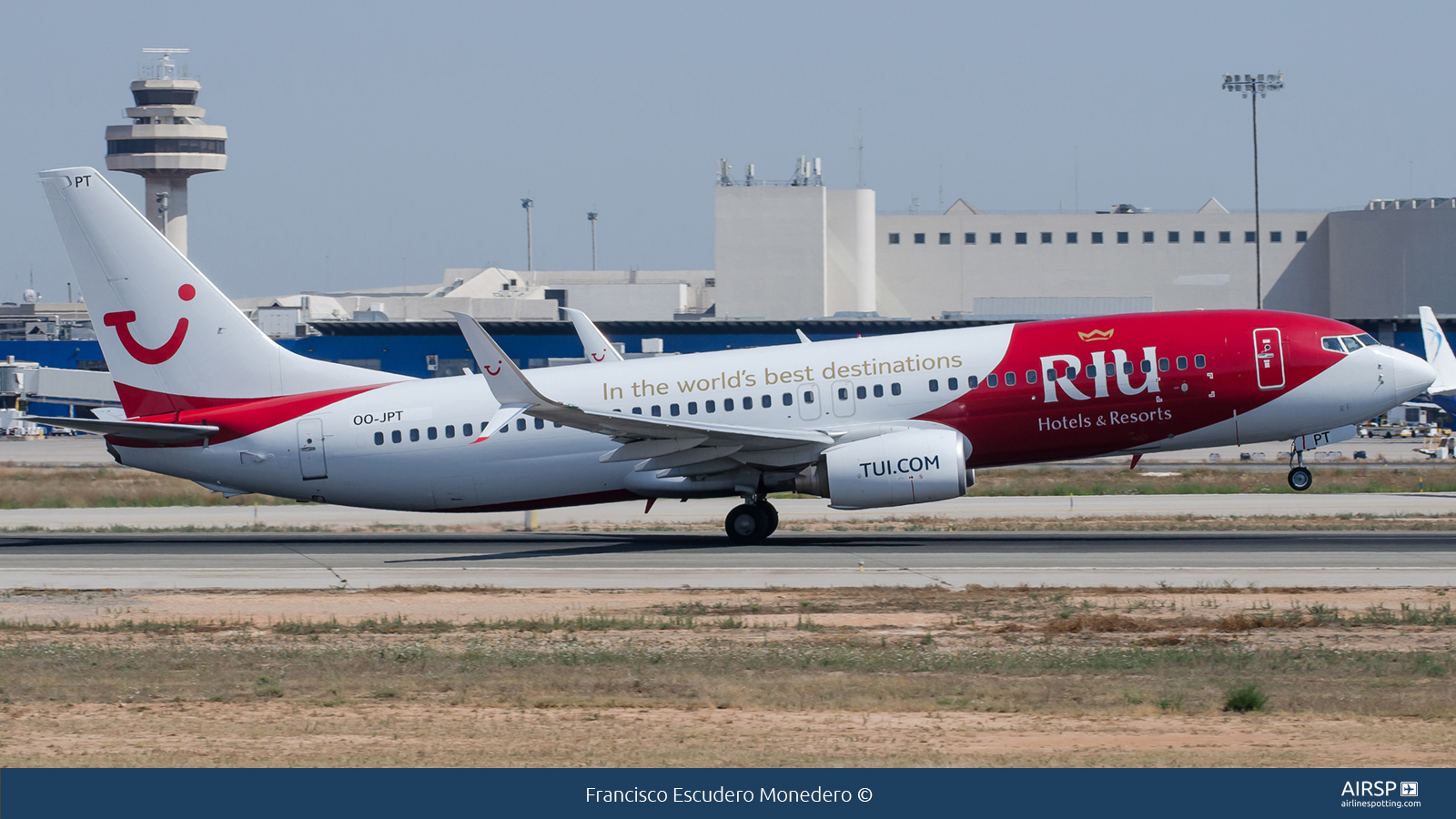 Tui Airways  Boeing 737-800  OO-JPT