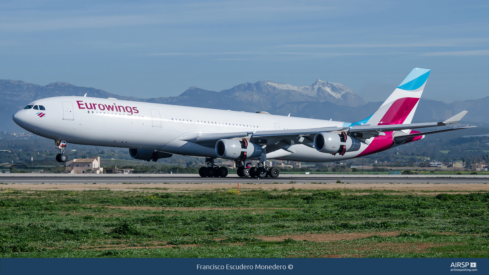 Eurowings  Airbus A340-300  OO-SCW