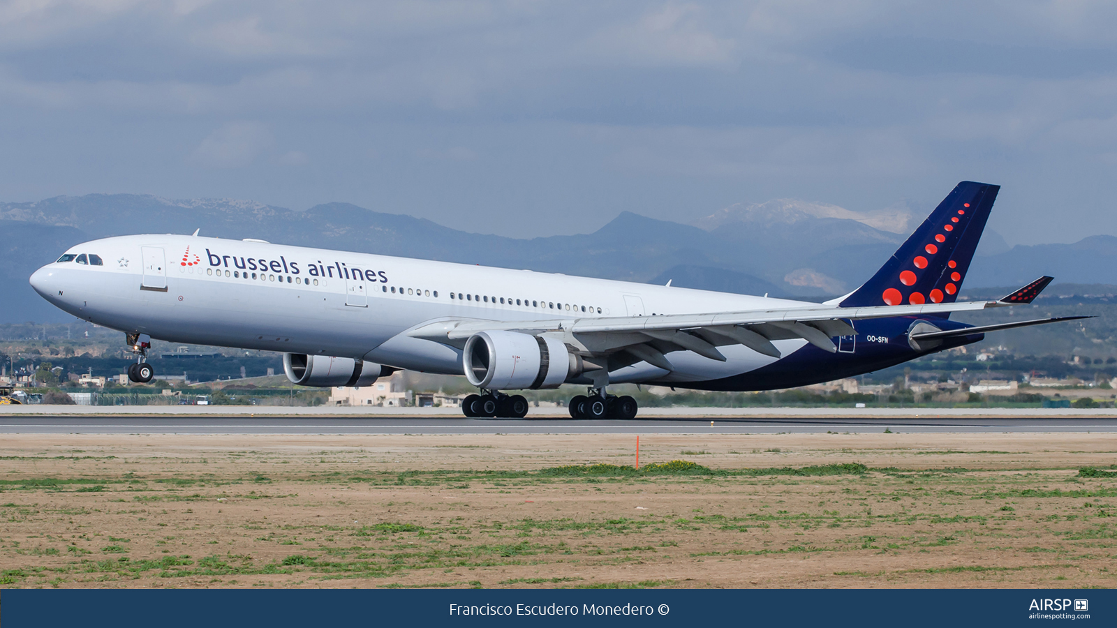 Brussels Airlines  Airbus A330-300  OO-SFN