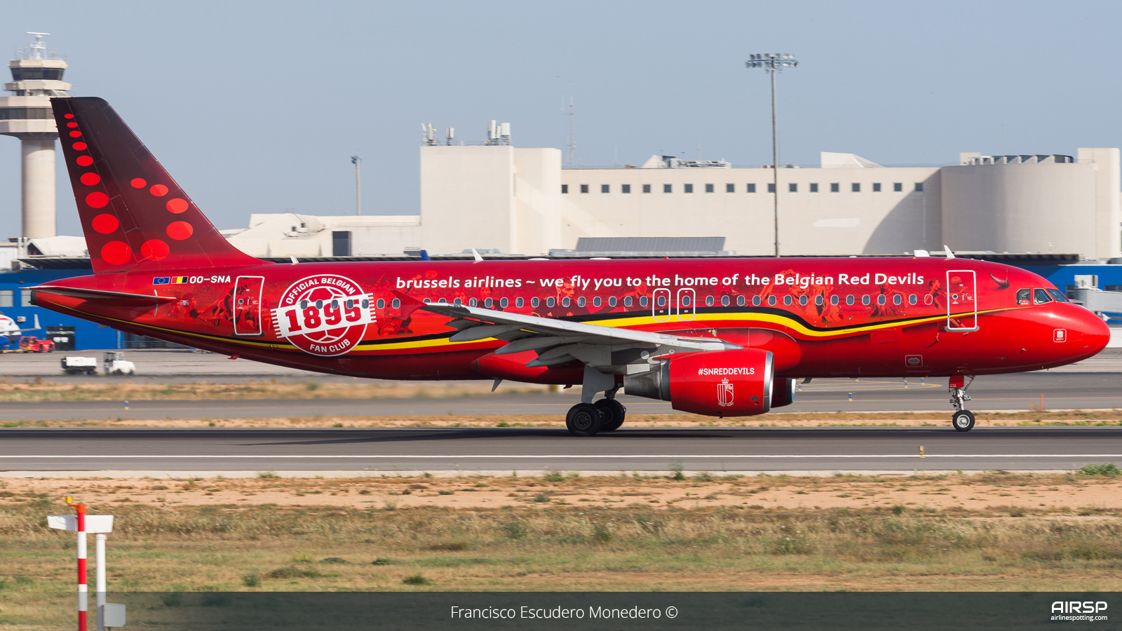 Brussels Airlines  Airbus A320  OO-SNA