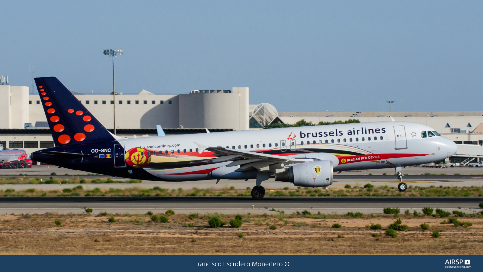 Brussels Airlines  Airbus A320  OO-SNC