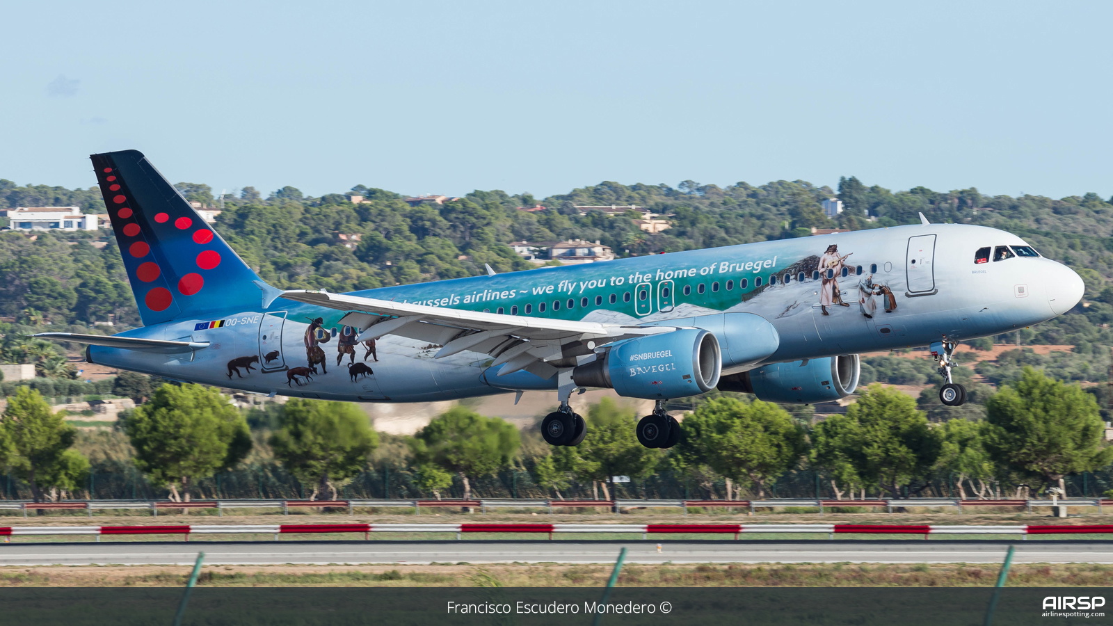 Brussels Airlines  Airbus A320  OO-SNE