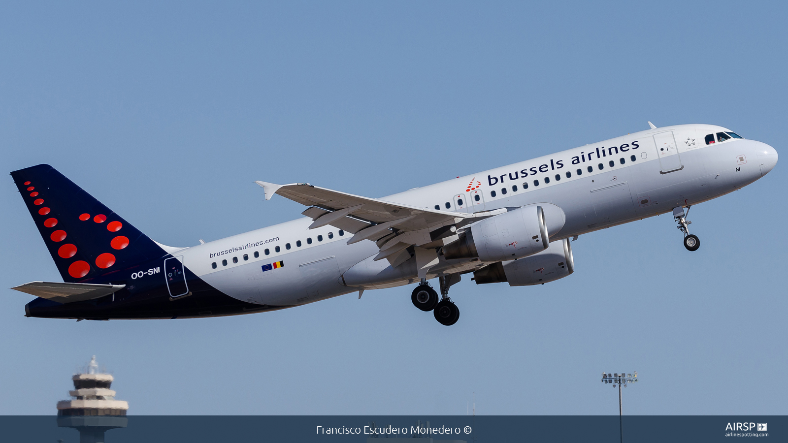 Brussels Airlines  Airbus A320  OO-SNI