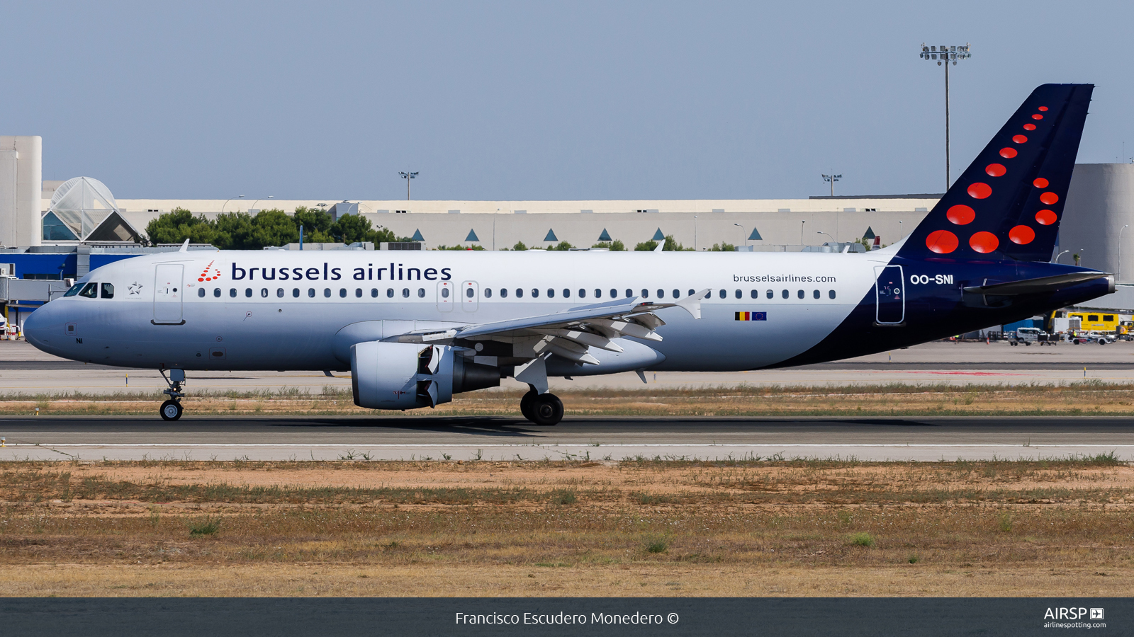 Brussels Airlines  Airbus A320  OO-SNI