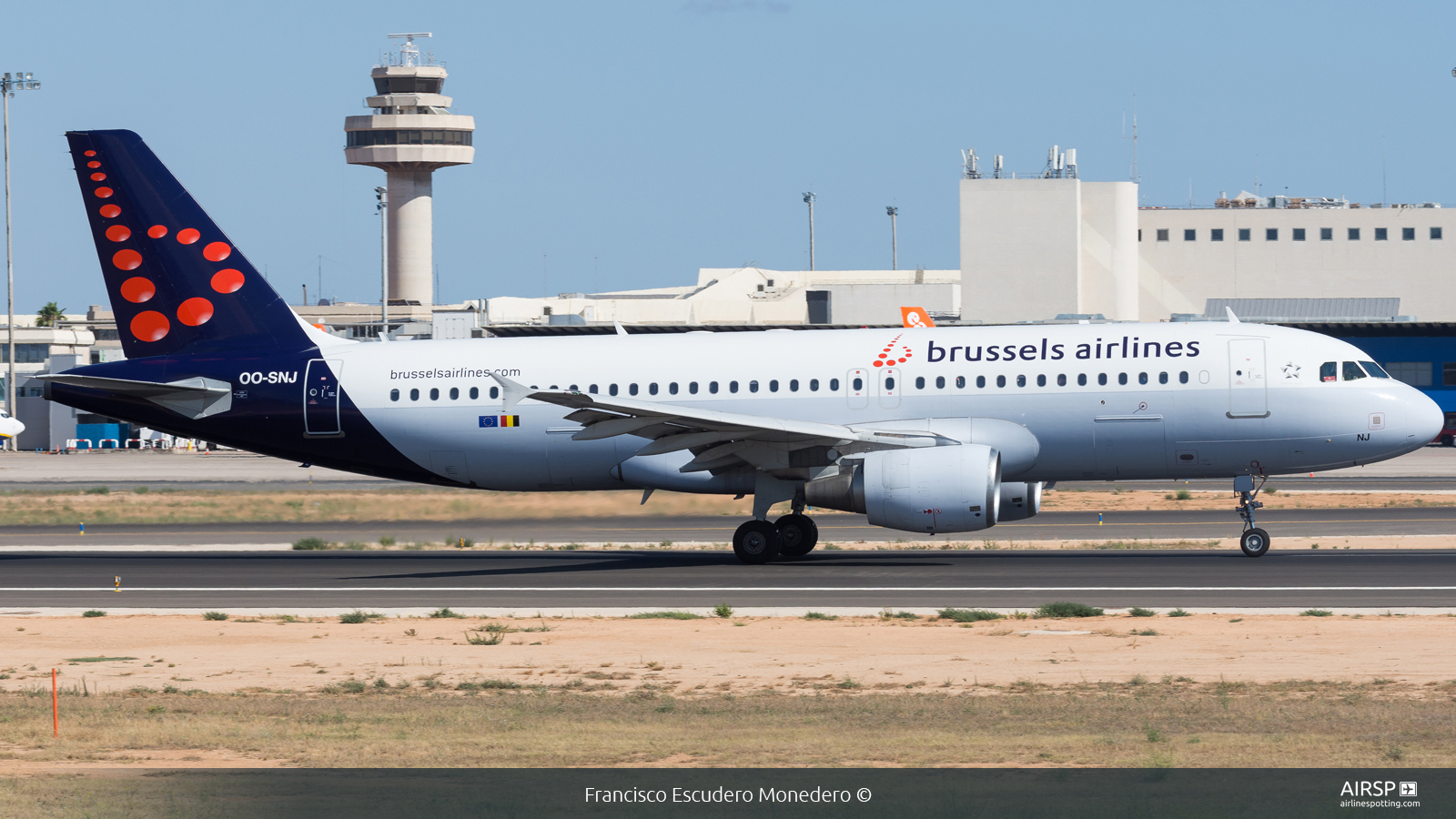 Brussels Airlines  Airbus A320  OO-SNJ