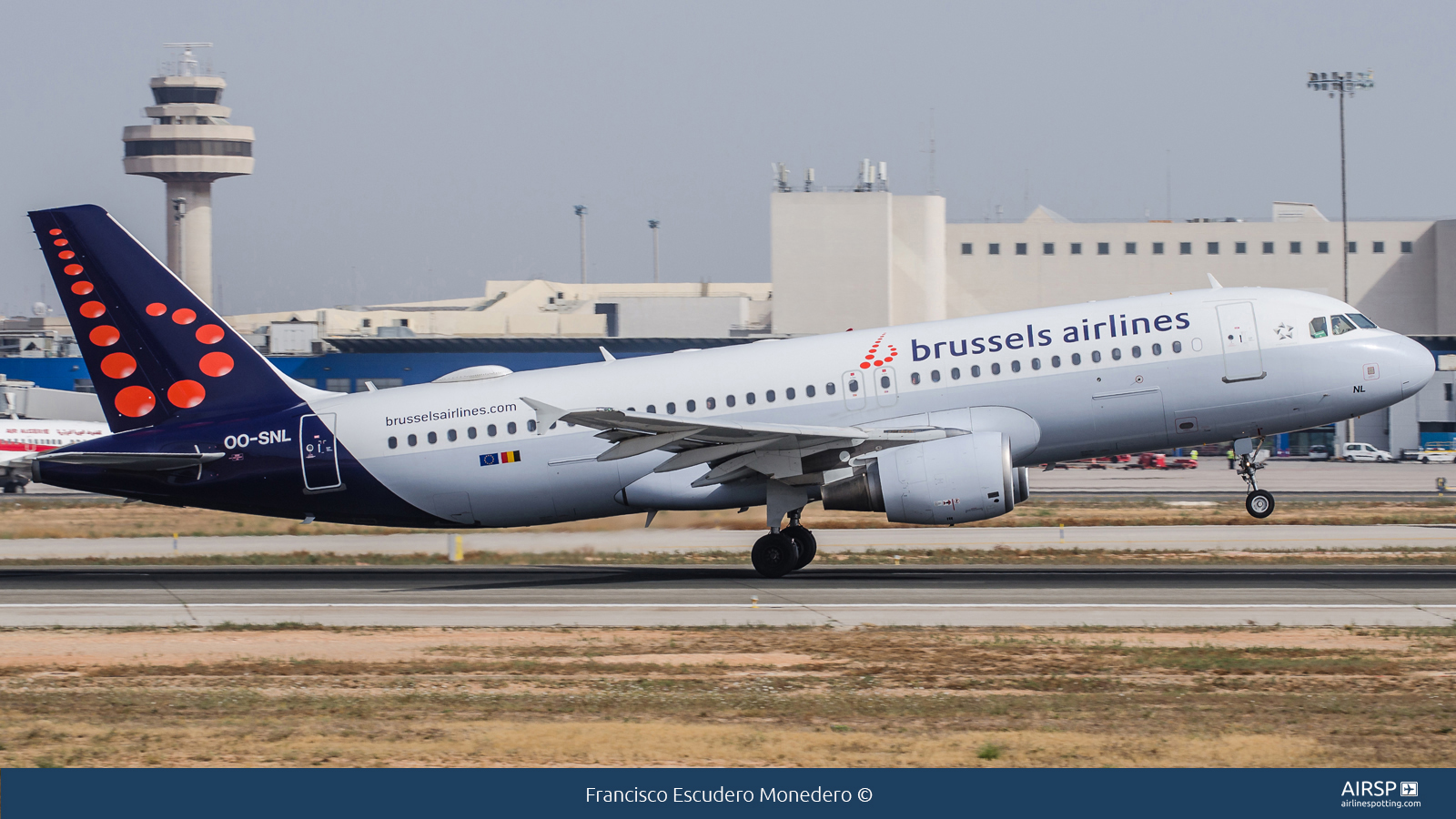 Brussels Airlines  Airbus A320  OO-SNL