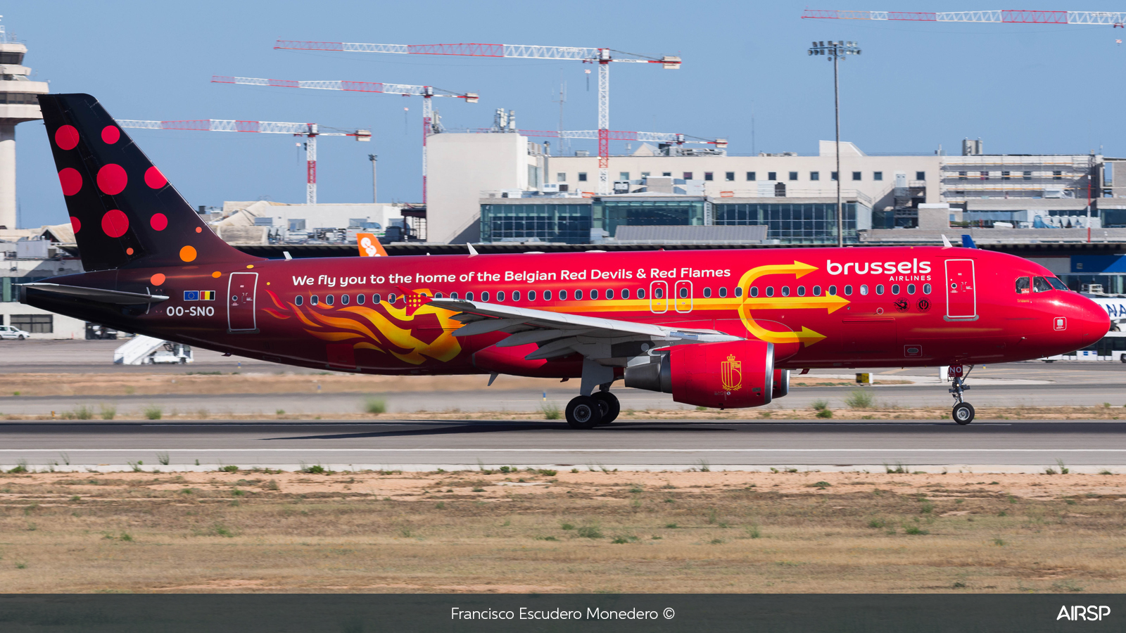 Brussels Airlines  Airbus A320  OO-SNO