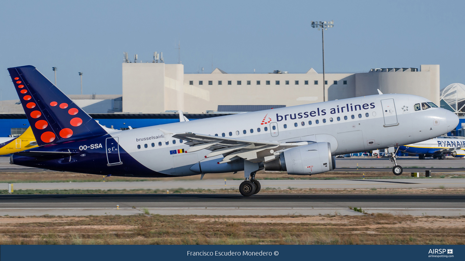 Brussels Airlines  Airbus A319  OO-SSA