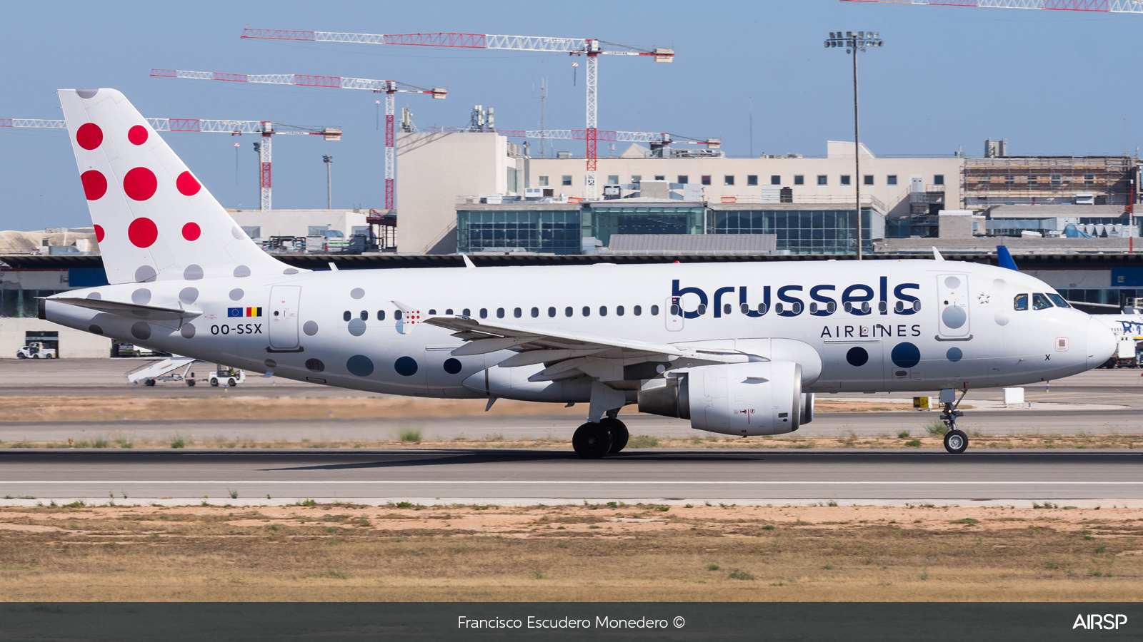 Brussels Airlines  Airbus A319  OO-SSX