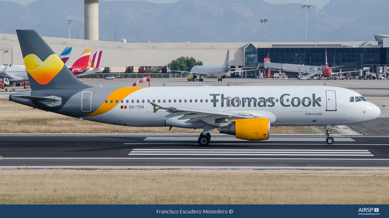 Thomas Cook Airlines  Airbus A320  OO-TCH