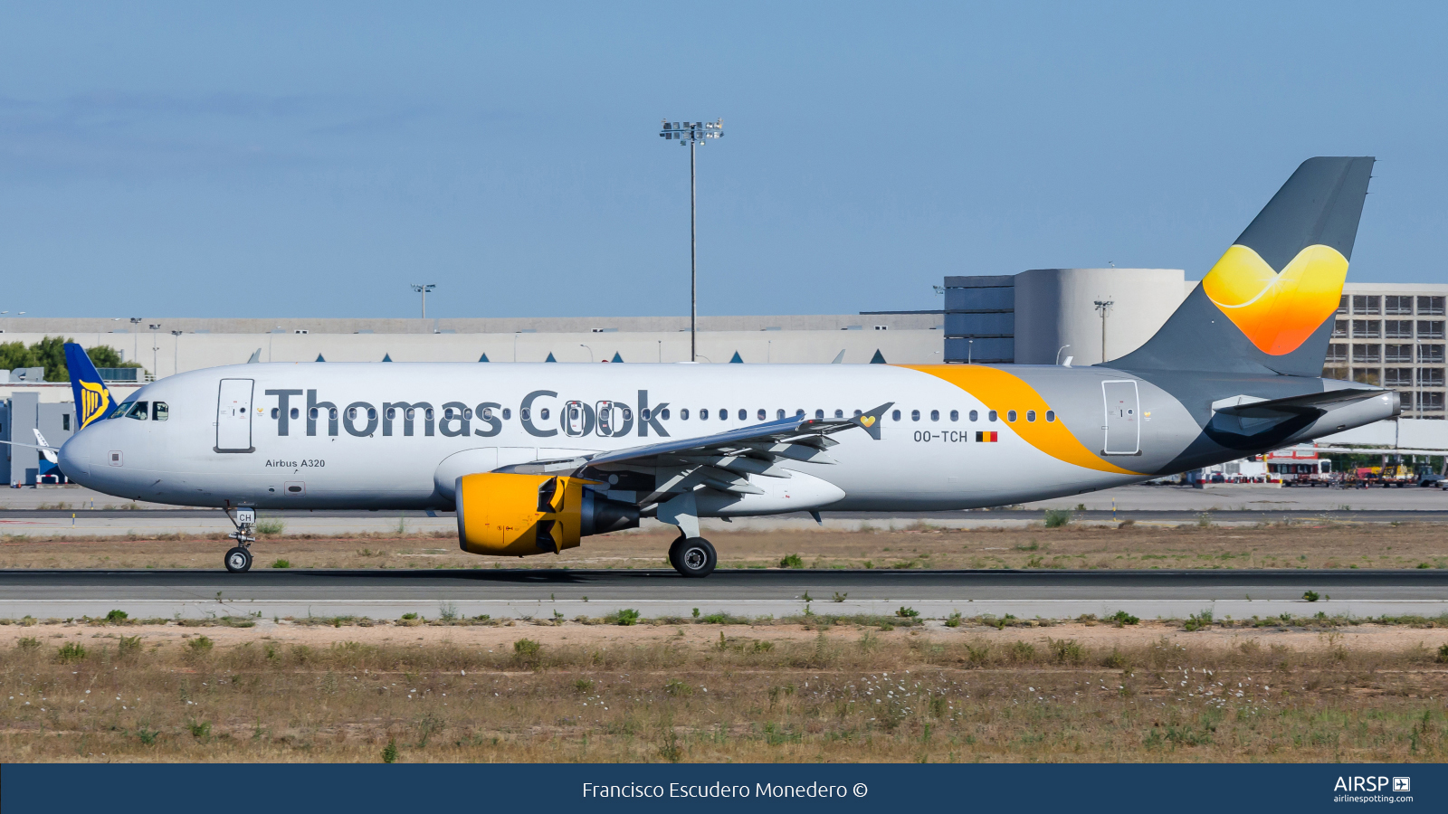 Thomas Cook Airlines  Airbus A320  OO-TCH