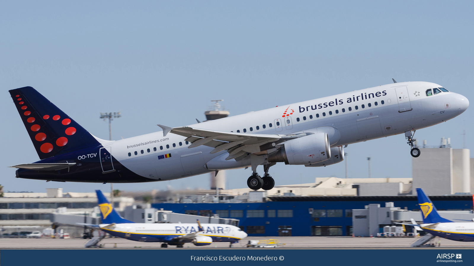 Brussels Airlines  Airbus A320  OO-TCV