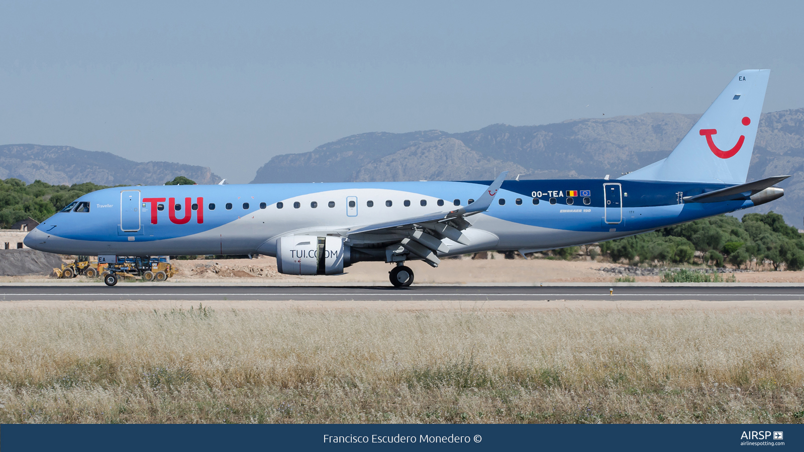 Tui Airways  Embraer E190  OO-TEA