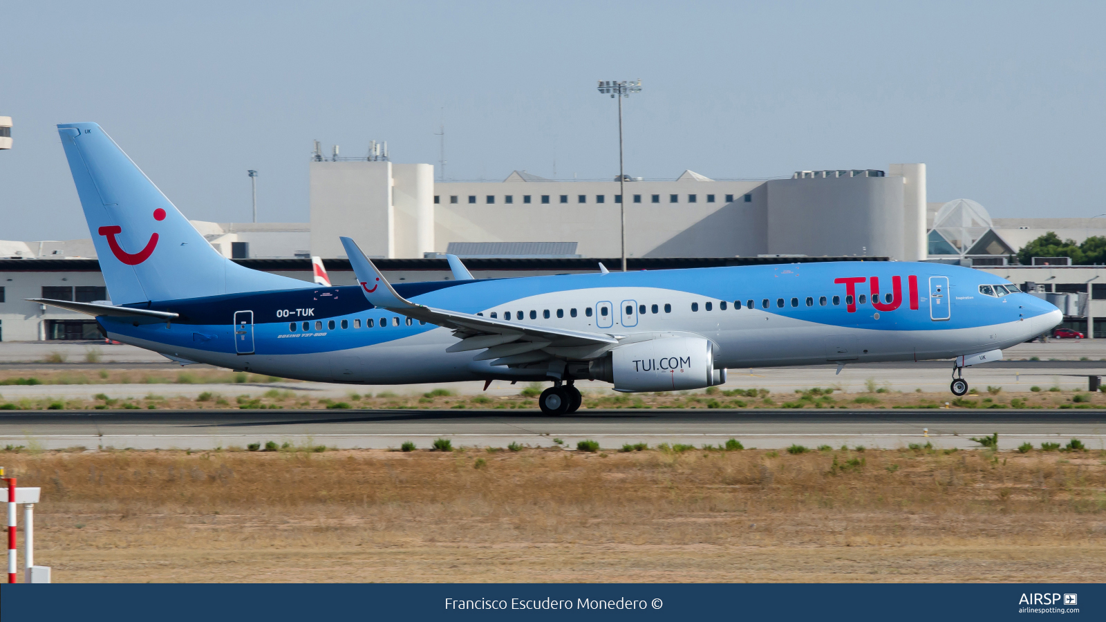 Tui Airways  Boeing 737-800  OO-TUK