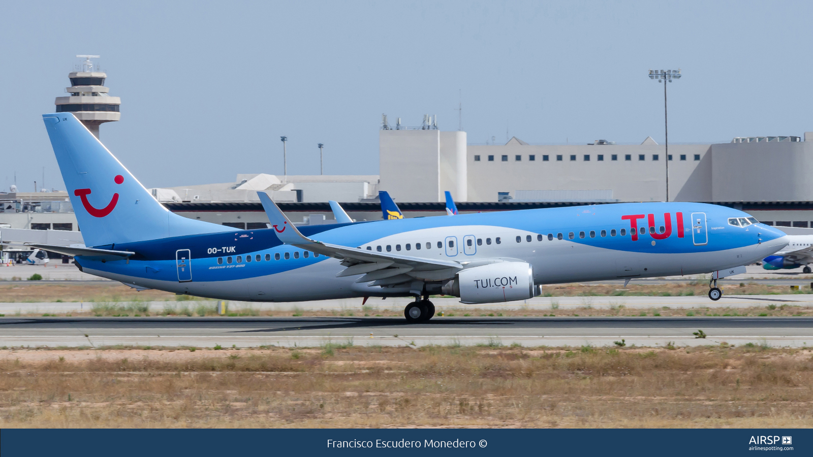 Tui Airways  Boeing 737-800  OO-TUK