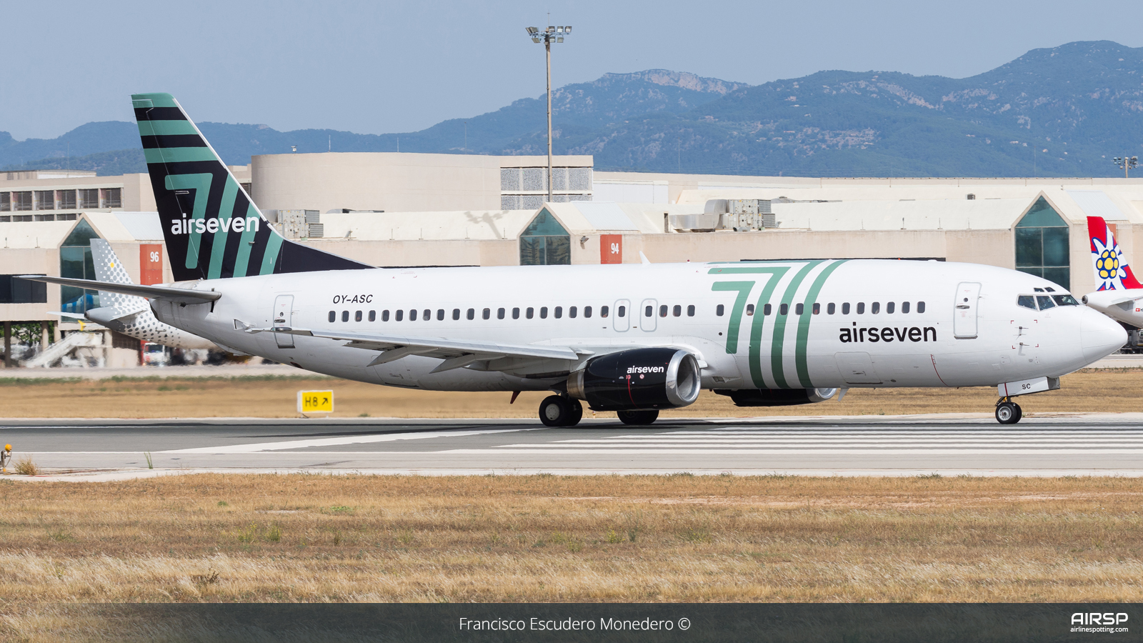 Airseven  Boeing 737-400  OY-ASC
