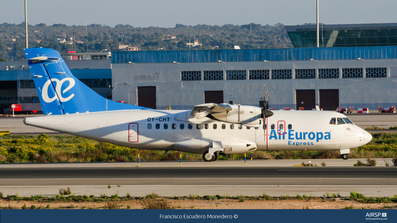 Air Europa Express  ATR-42  OY-CHT