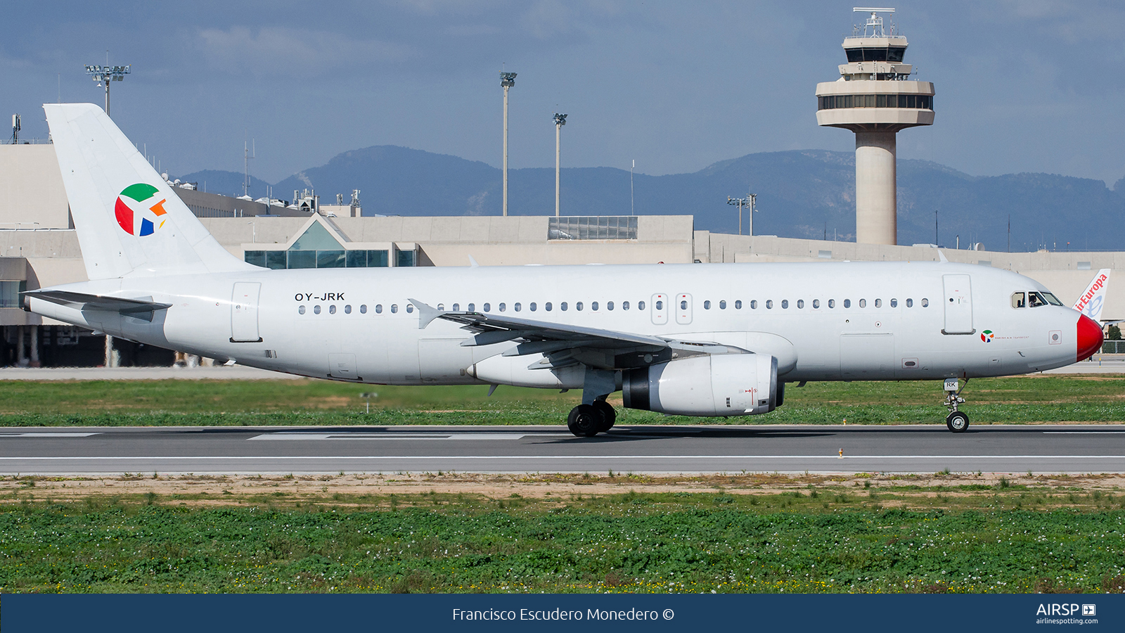 DAT Danish Air Transport  Airbus A320  OY-JRK