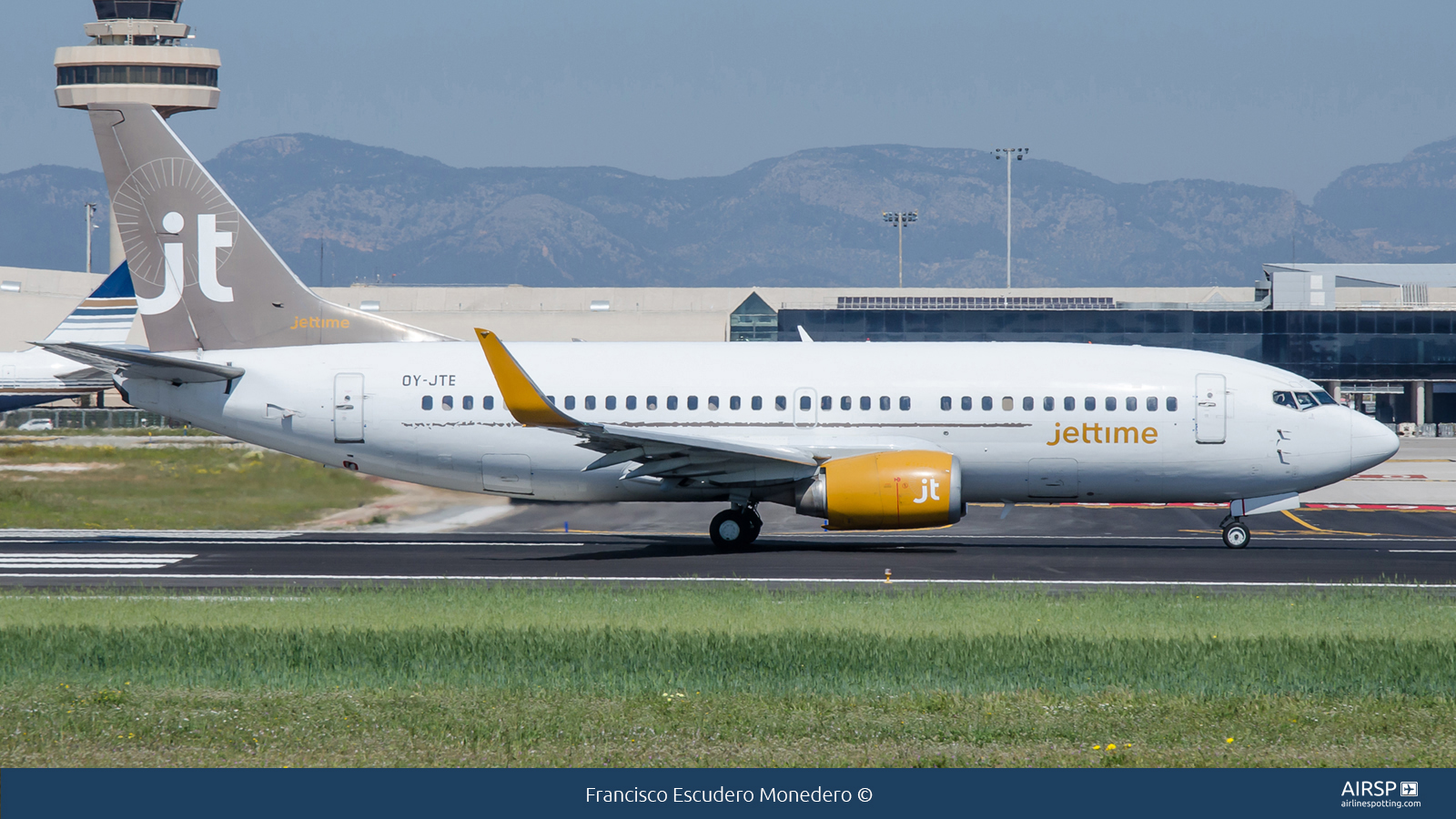 Jet Time  Boeing 737-300  OY-JTE