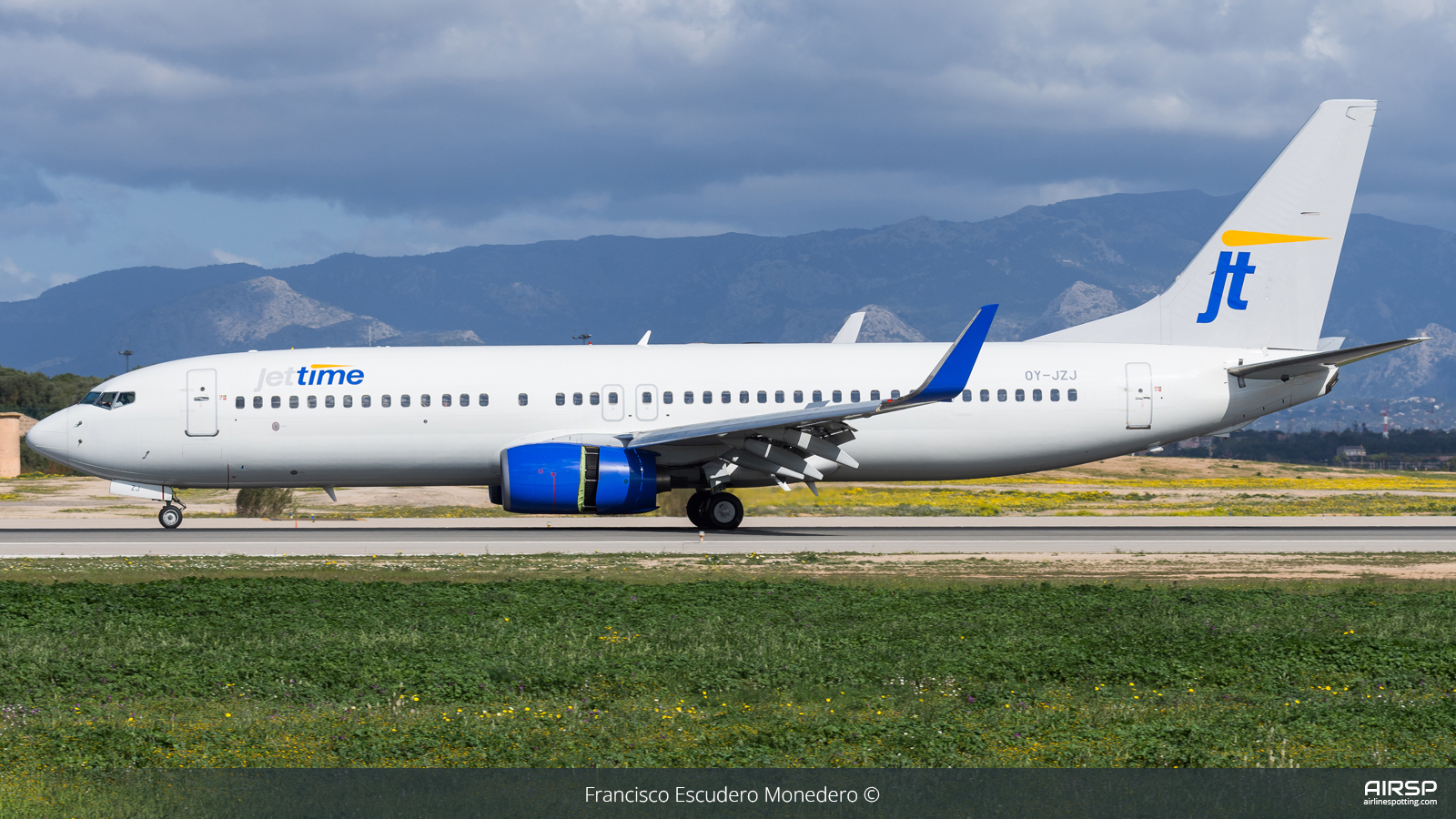 Jettime  Boeing 737-800  OY-JZJ