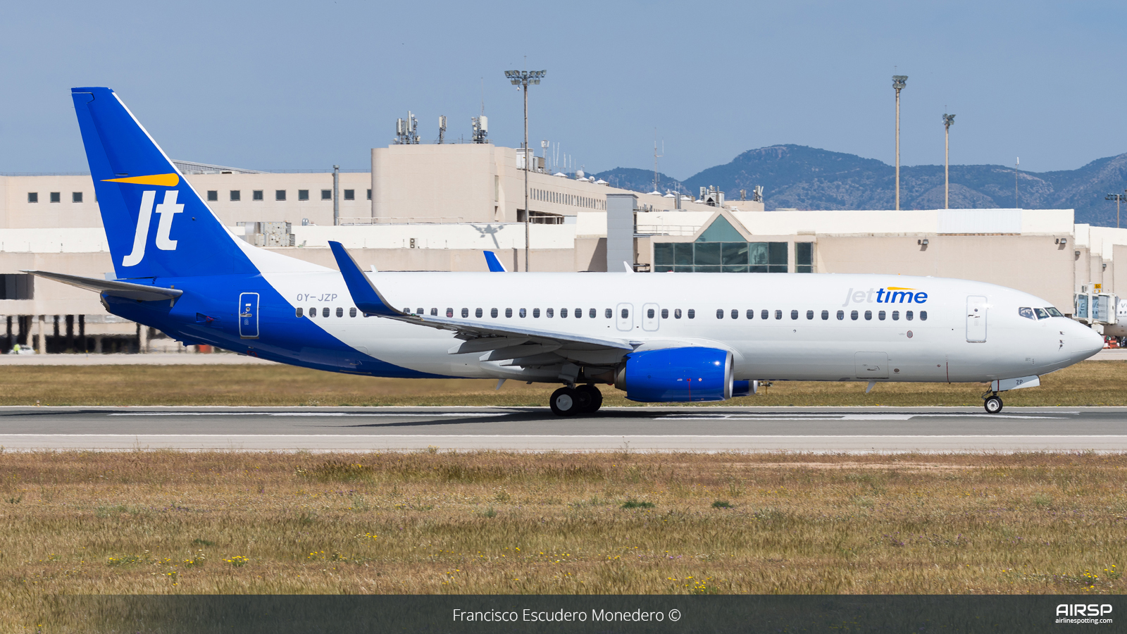 Jet Time  Boeing 737-800  OY-JZP