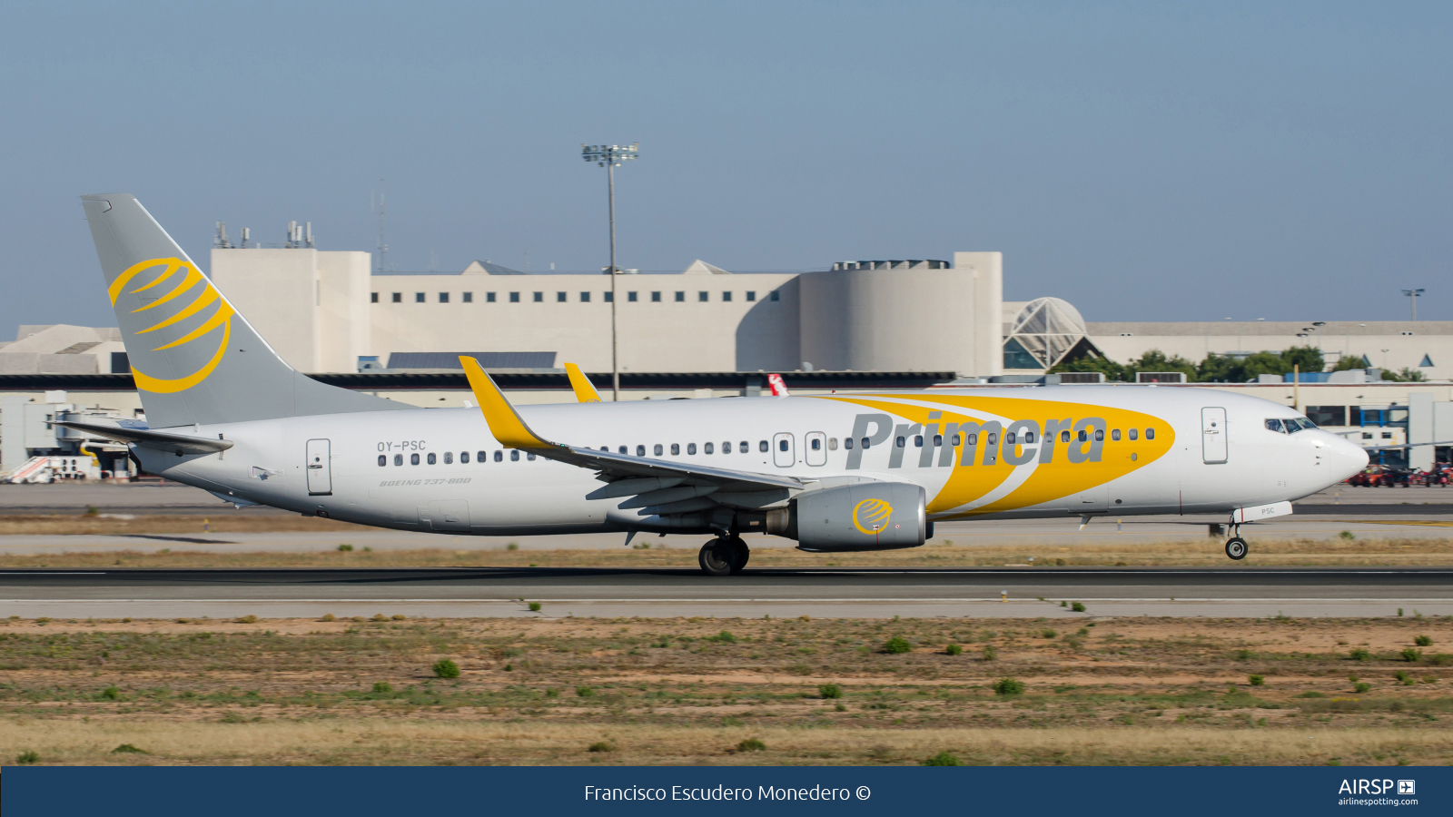 Primera Air  Boeing 737-800  OY-PSC