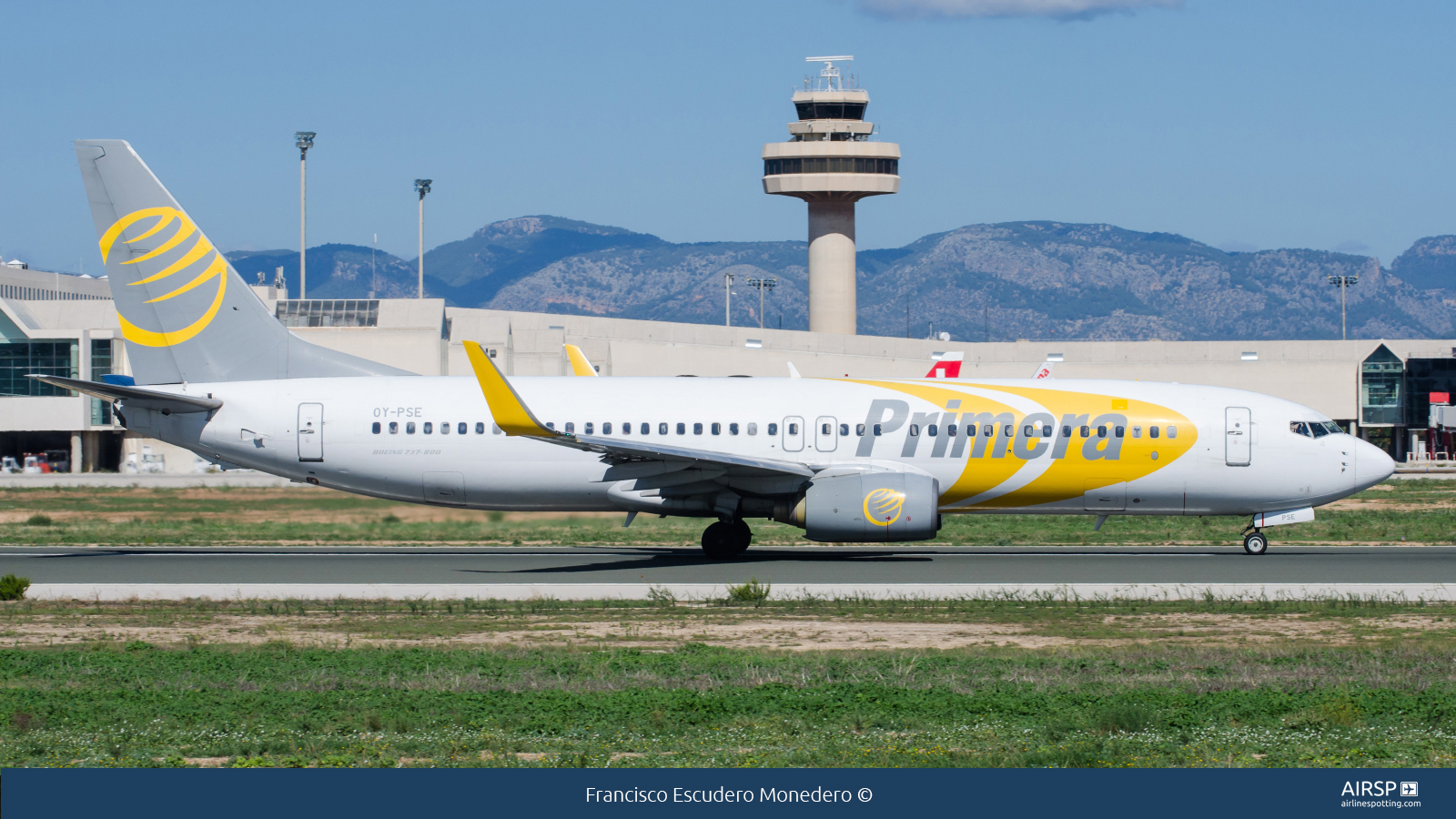 Primera Air  Boeing 737-800  OY-PSE