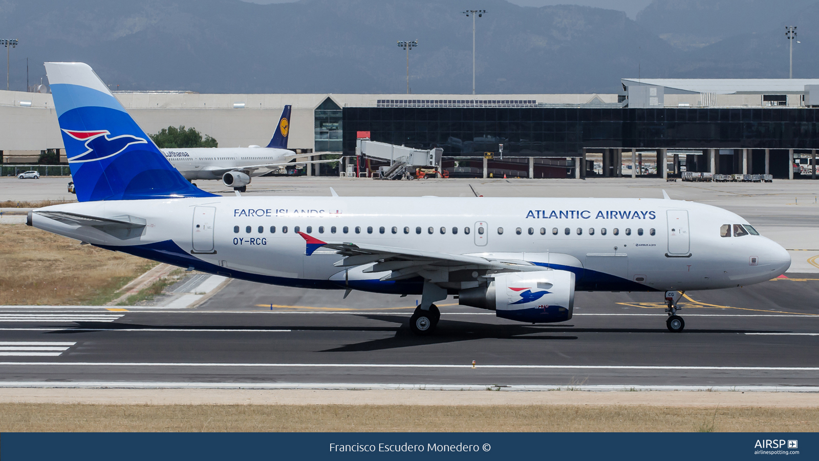 Atlantic Airways  Airbus A319  OY-RCG
