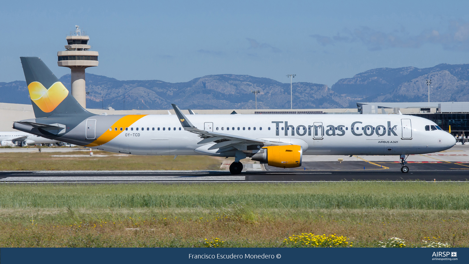 Thomas Cook Airlines  Airbus A321  OY-TCD