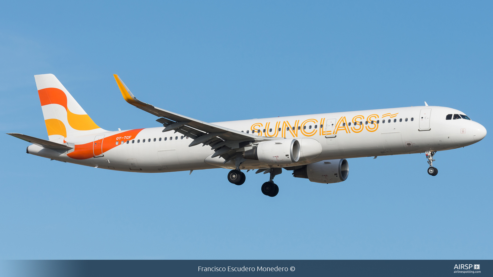 Sunclass Airlines  Airbus A321  OY-TCF