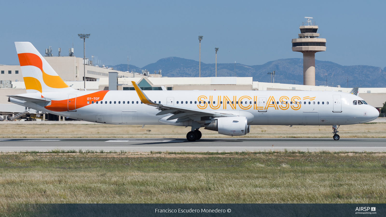 Sunclass Airlines  Airbus A321  OY-TCF